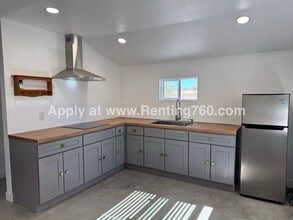 Building Photo - Modern 1 Bed 1 Bath Home!