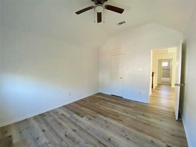 Building Photo - 3907 Meadow Lilly Ln