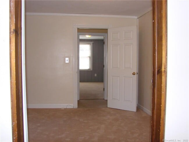 Building Photo - 246 Old Stratfield Rd