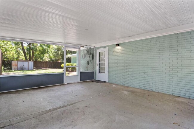 Building Photo - 3120 Willow Ave