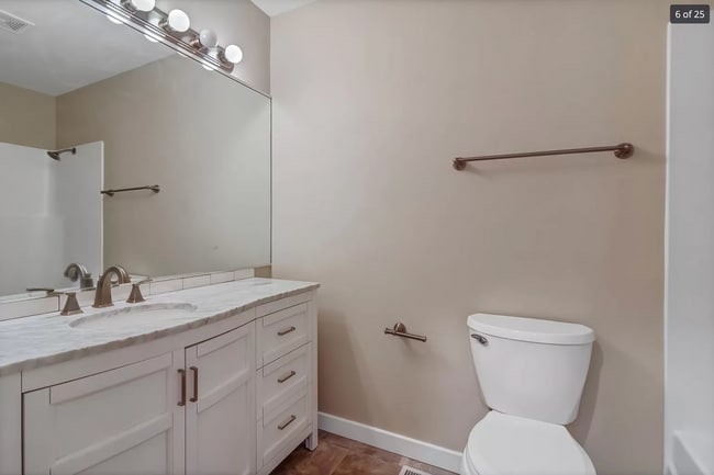 Building Photo - Updated 3 Bedroom Home In Wonderful South ...