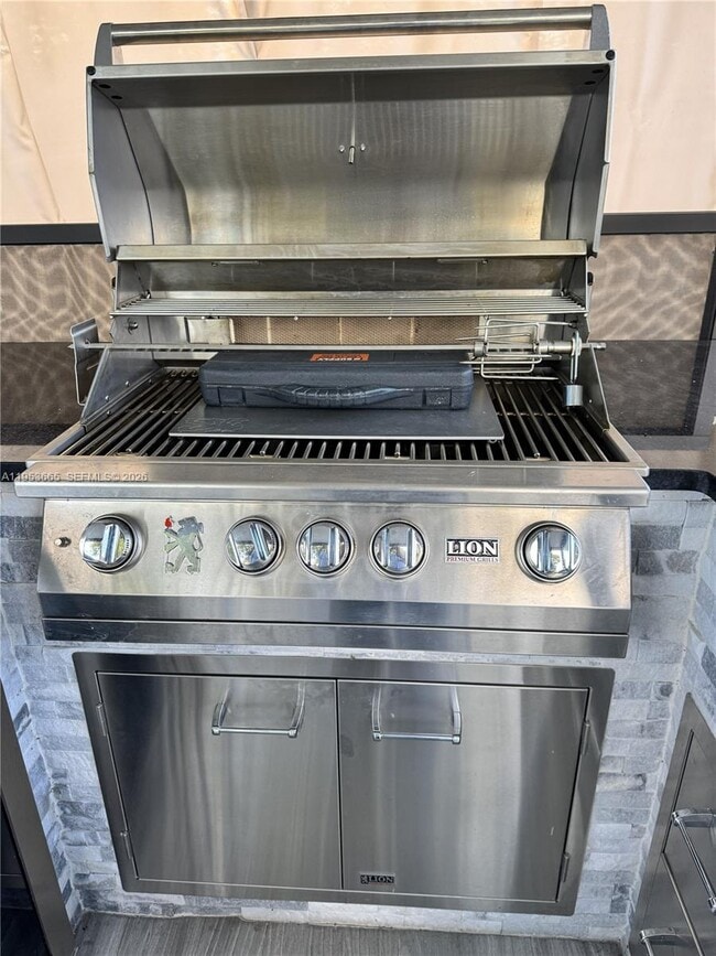 Building Photo - 10394 Fairway Heights Blvd