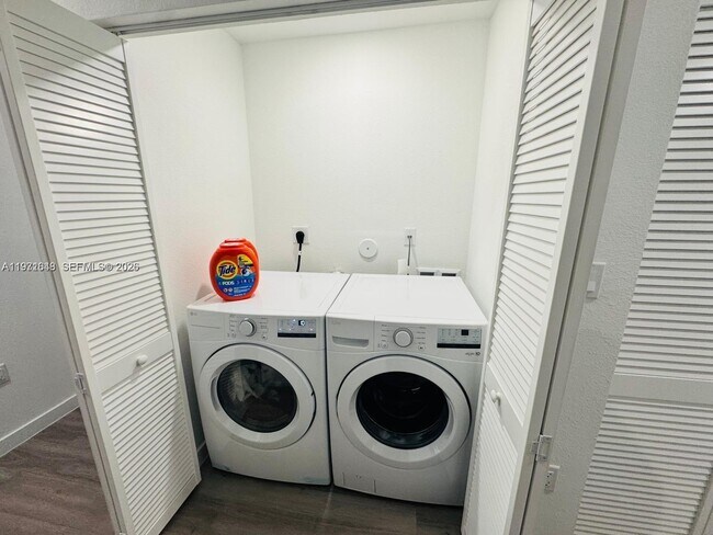 Building Photo - 1312 NW 3rd St