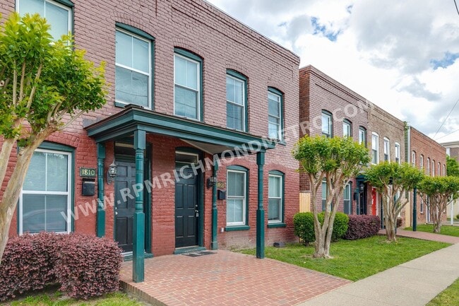 Primary Photo - 1802 Parkwood Ave