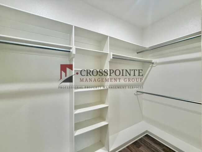 Building Photo - Beautiful 3 Bedroom 2 Bathroom Home!