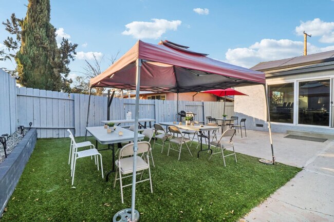 Building Photo - 1319 Lexington Ave