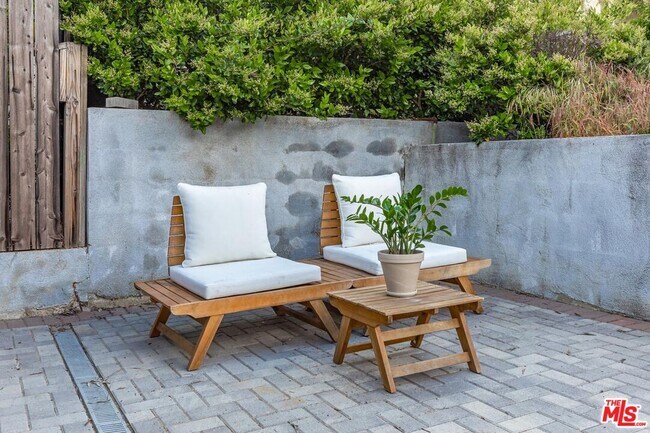 Building Photo - 23639 Clover Trail