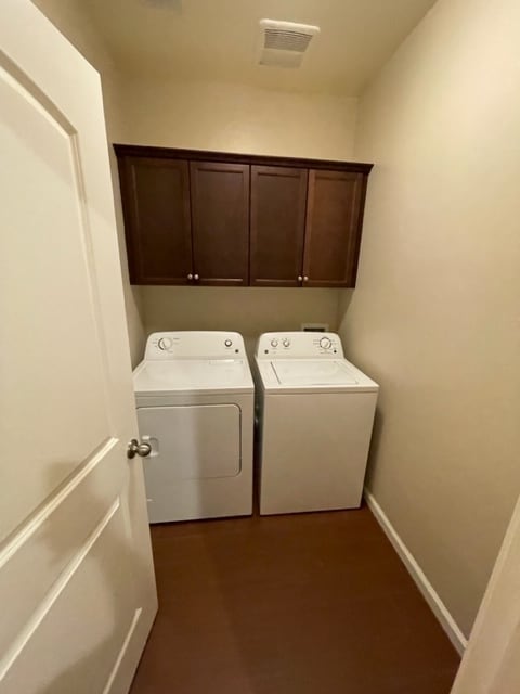 Building Photo - 2859 S Oakhurst Ct