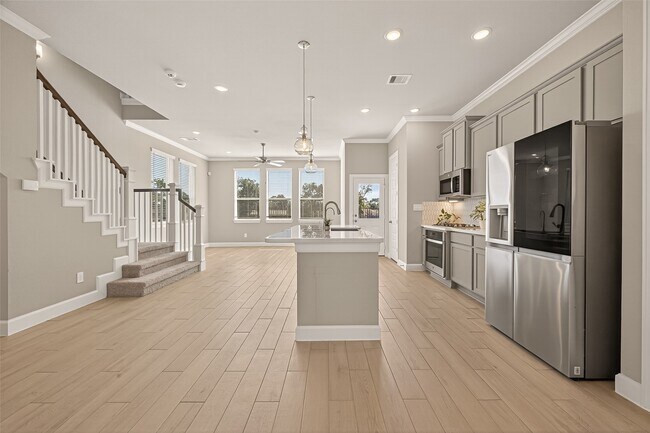 Building Photo - 3223 Cedar Dawn Ln