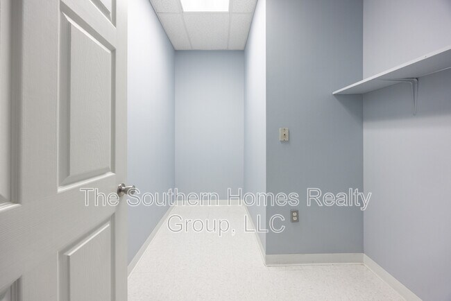 Building Photo - 305 Grady Rd