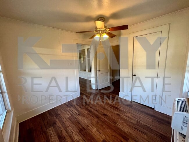 Building Photo - 503 Southdown Pl