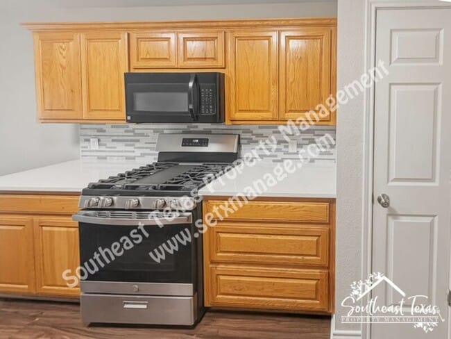 Building Photo - 280 Parkway Dr