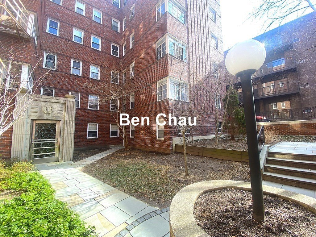 Building Photo - 36 Highland Ave