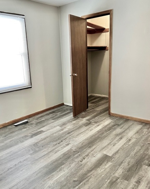 Building Photo - 2308 E Vermont Ave