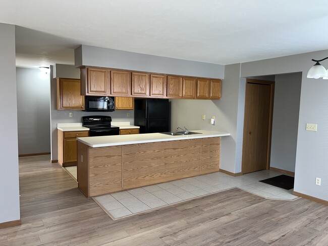 Kitchen - 7305 Wallingford Way