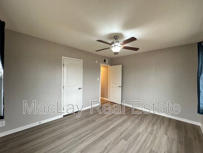 Building Photo - 1802 E Hubbell St