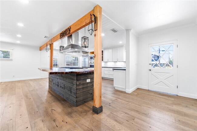Building Photo - 1281 La Colina Dr