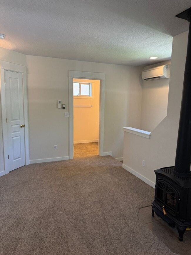 Building Photo - 437 NE Irving Ave