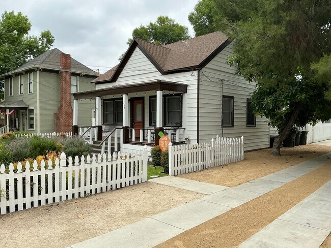 Building Photo - 154 N Shaffer St
