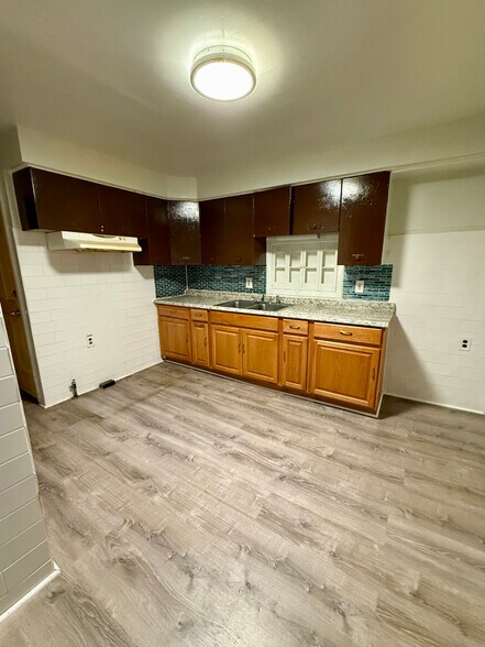 Building Photo - 24 Sumner Pl