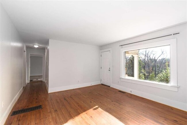 Building Photo - 2344 Ripplewater Dr SE