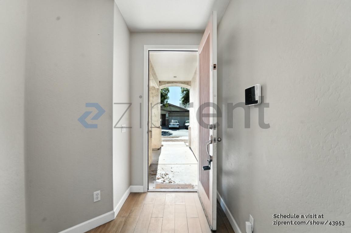 Building Photo - 6841 S 26th Pl