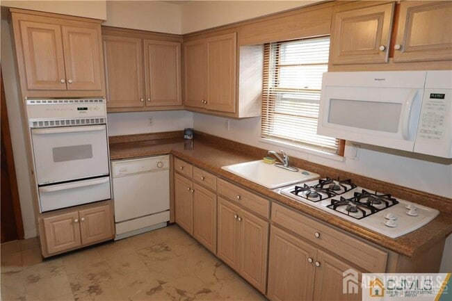 Building Photo - 101 Stelton Rd