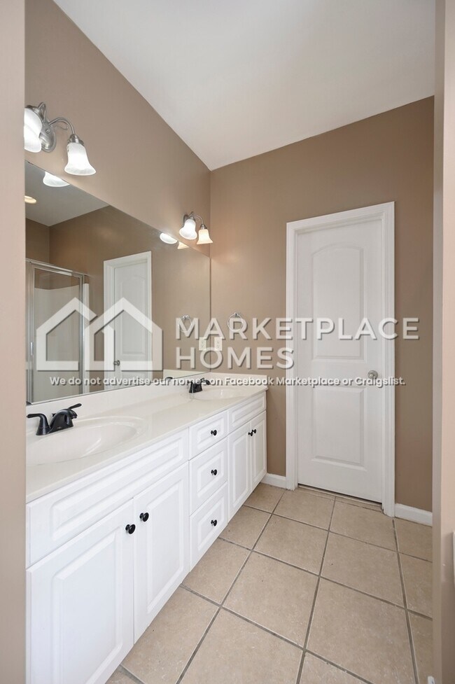 Building Photo - 4427 Sierra Ln
