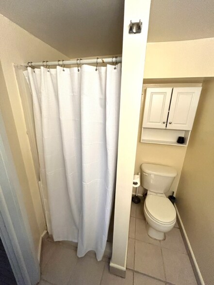 Building Photo - 718 N Cayuga St