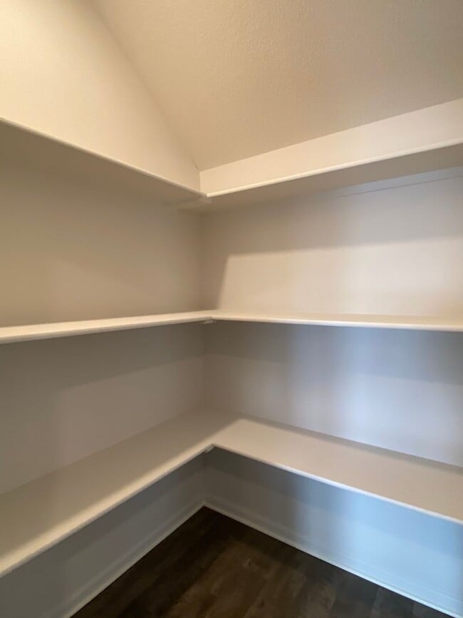 Building Photo - PRELEASEING NOW! NO HIDDEN FEES!! Three Bedroom | Two and a Half Bath Home in Spring Hill