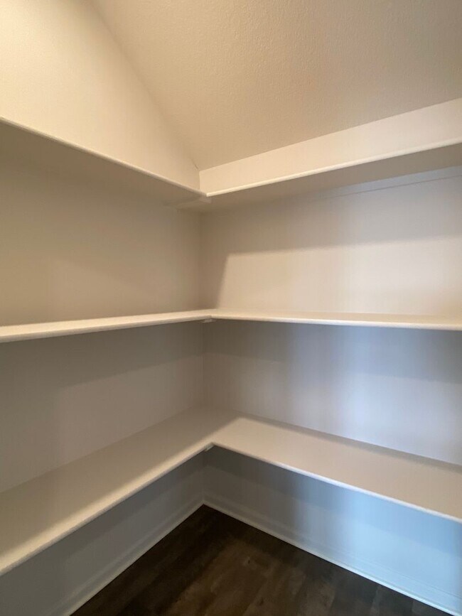 Building Photo - Spring Hill Living Starts Here — Spacious 3BR/2.5BA Home (Now Preleasing)