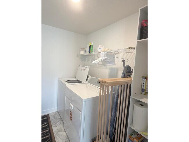 Building Photo - 23245 Farmstead Wy
