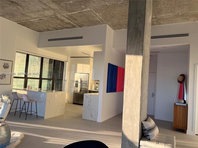 Building Photo - 780 NE 69th St