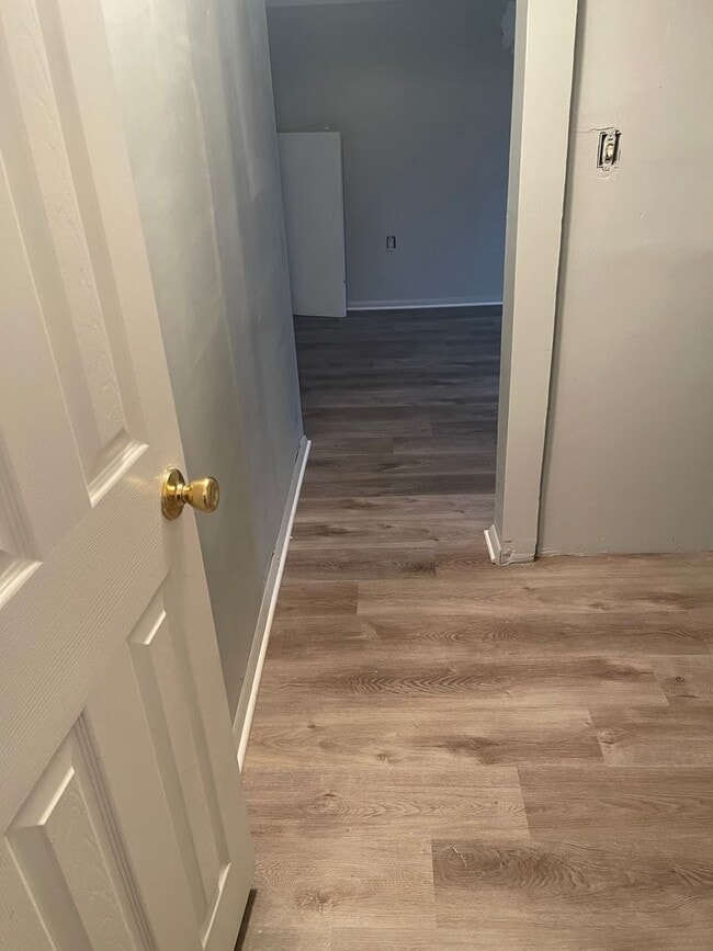 Building Photo - Coming SOON! UPDATED! GREAT AMENITIES! GREAT LOCATION! 4 Bedroom 2.5 Bathroom