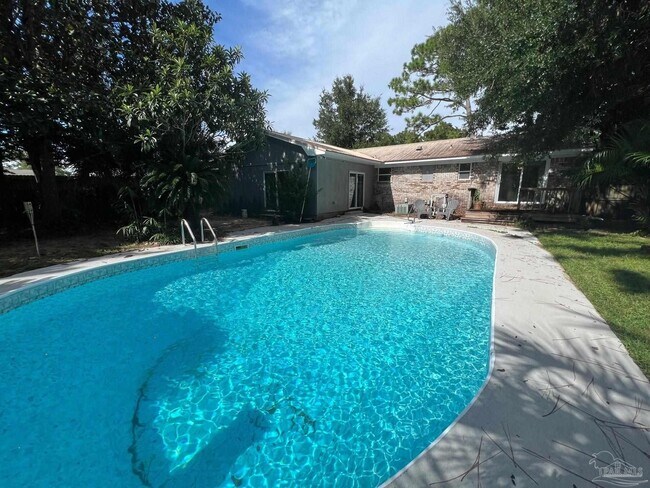 Building Photo - 2855 Bayview Way