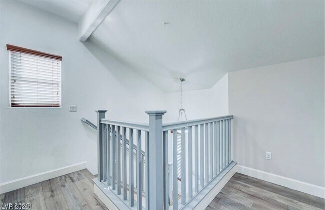 Building Photo - 128 Tilbury Ave