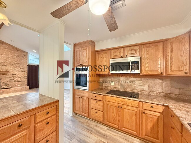 Building Photo - Waterfront 2 Bedroom, 2.5 Bathroom Home!