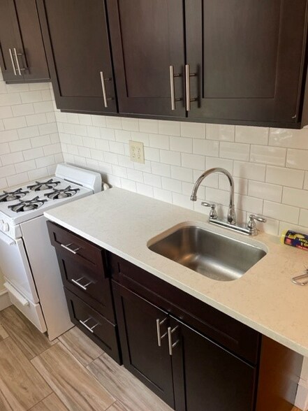 Building Photo - 257 Gano St