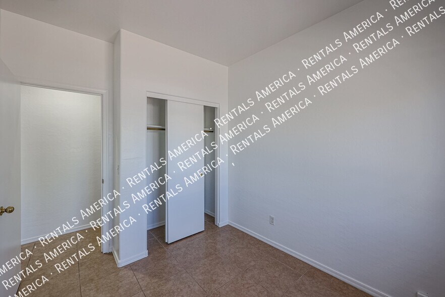 Building Photo - 6837 N 81st Dr