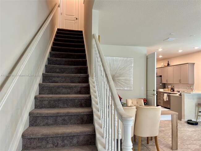 Building Photo - 4144 Greenway Dr