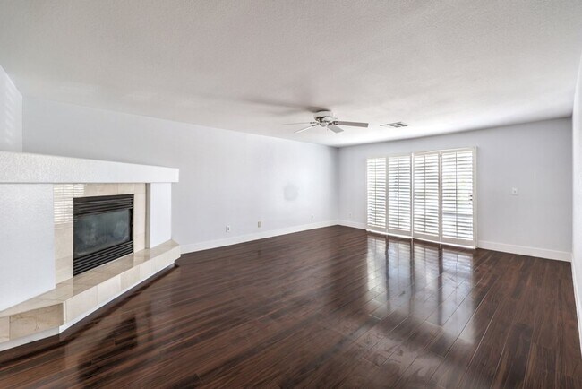 Building Photo - 3743 Lone Mesa Dr