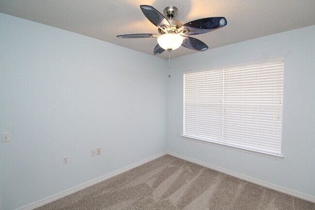 Building Photo - Charming 2BD/2BA Cottage in the Cottages a...