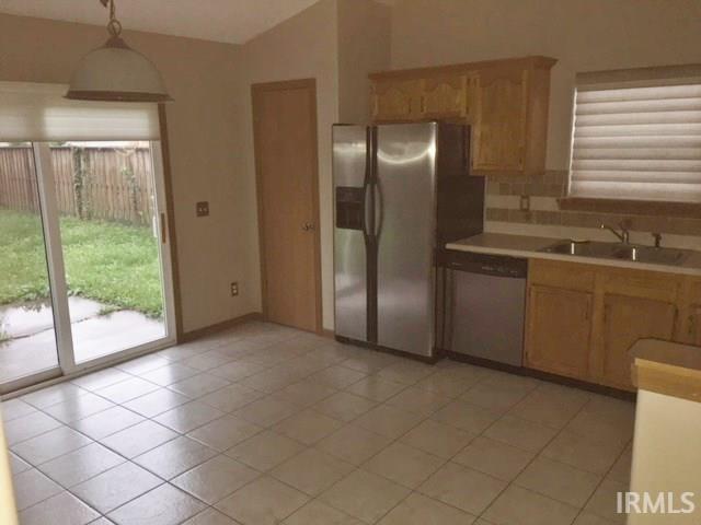 Building Photo - 1615 Lionheart Ln