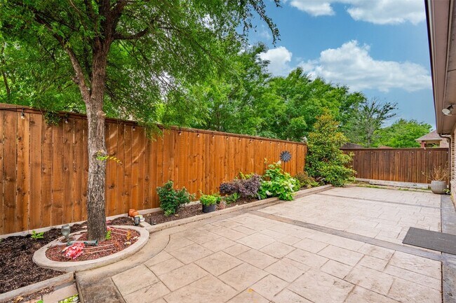 Building Photo - 8705 Tutbury Pl