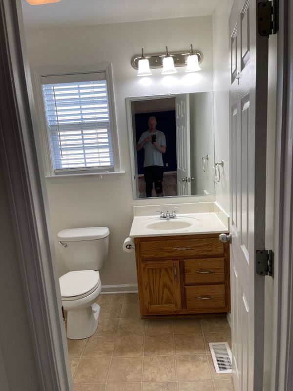 Building Photo - 1610 Robert Rd