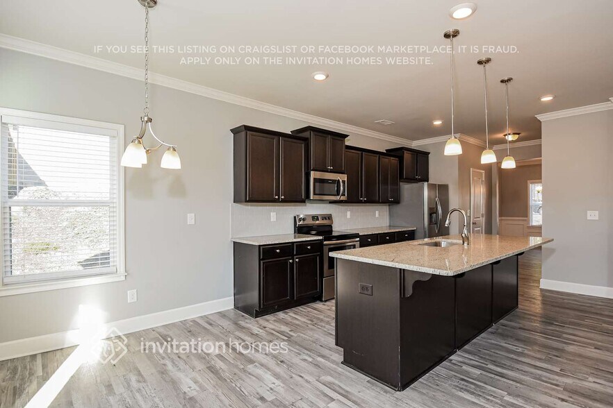 Building Photo - 5853 Ridgedale Ct