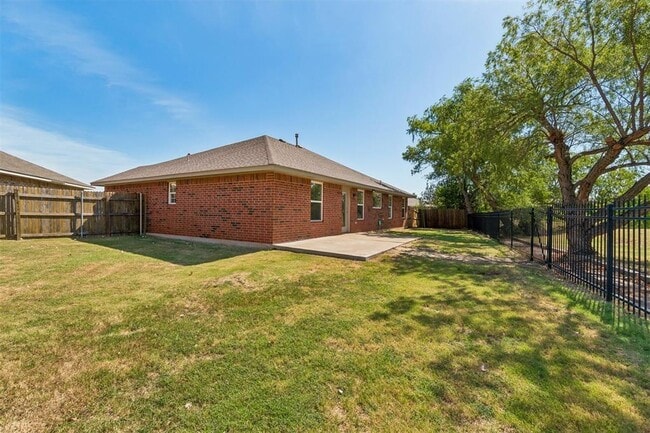 Building Photo - 15921 Katie Ridge Dr