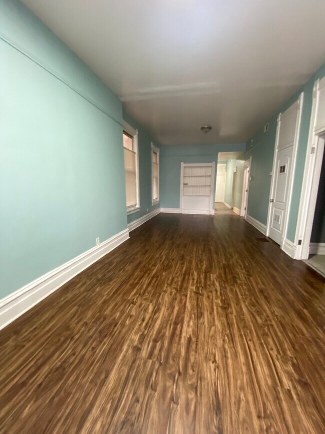 Building Photo - 6618 S Marquette Rd