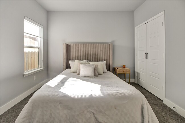 Building Photo - 811 Paul Quinn St