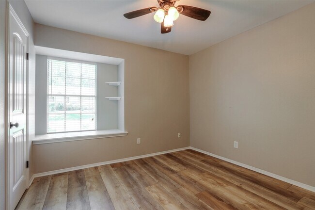 Building Photo - 31 Maywind Ct